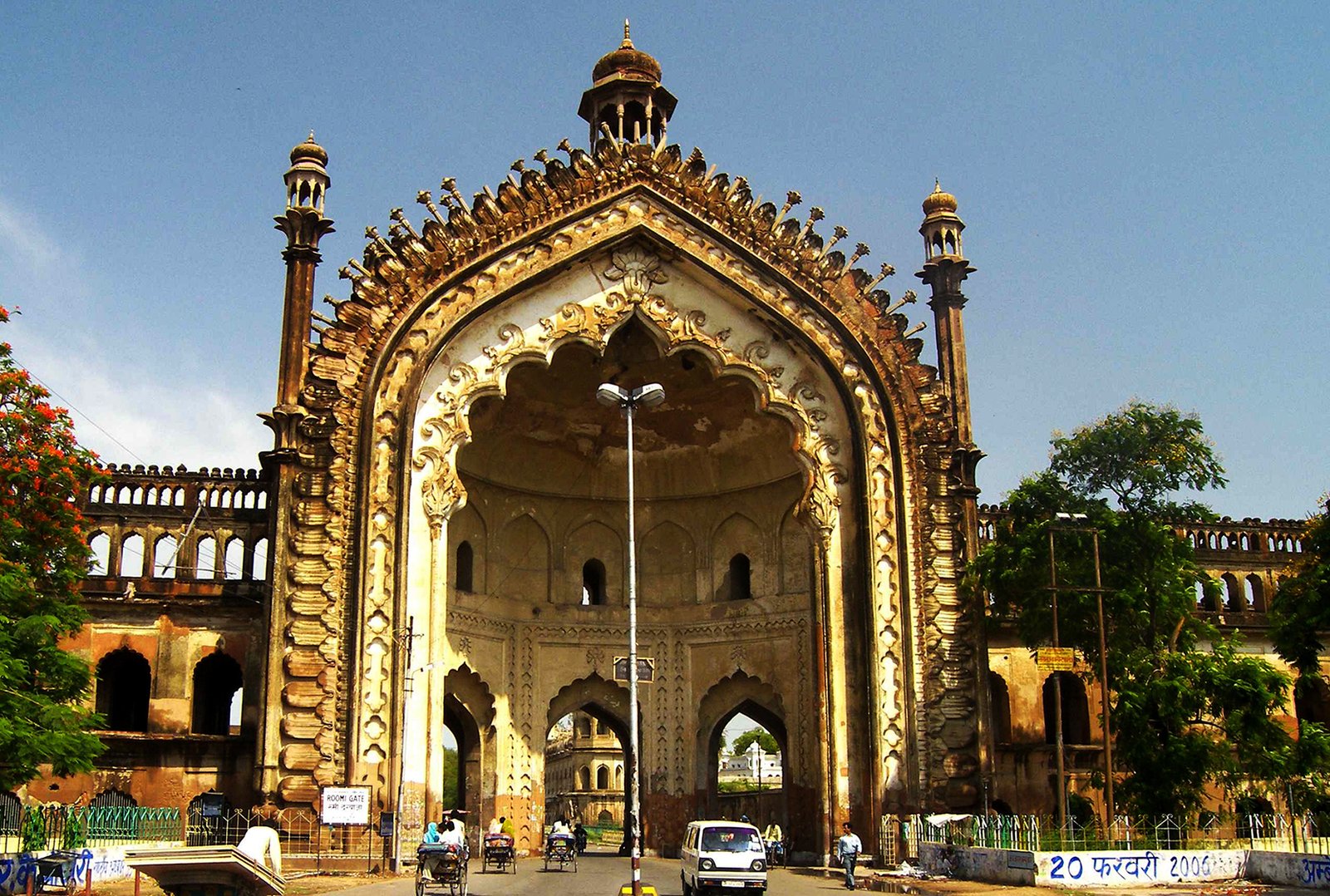 Rumi-Darwaza Lucknow, The City Of The Nawabs