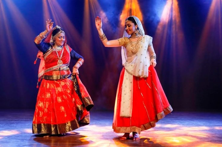 Kathak Queen Jayanti Mala with Eeshta Bhatt performing kathak